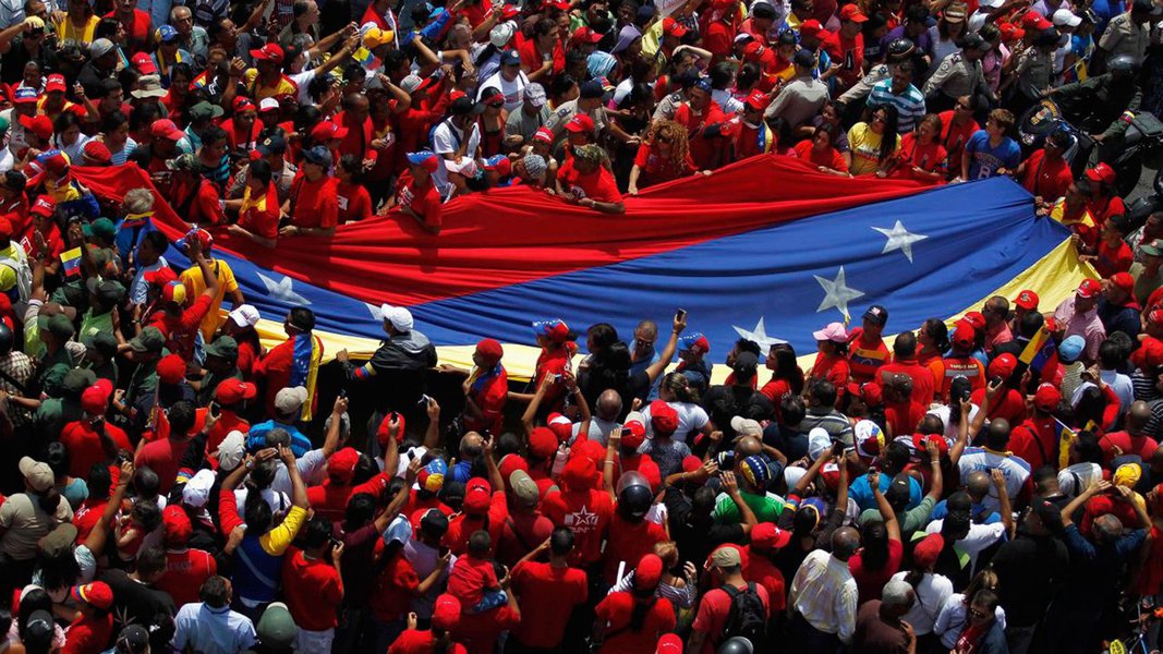 Coletivo Mais Democracia lança abaixo-assinado contra intervenção na Venezuela Coletivo Mais Democracia lança abaixo-assinado contra intervenção na Venezuela