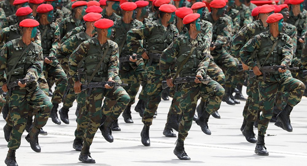 Venezuela envia tropas para a fronteira com Colômbia (Foto: REUTERS / Marco Bello) Venezuela envia tropas para a fronteira com Colômbia