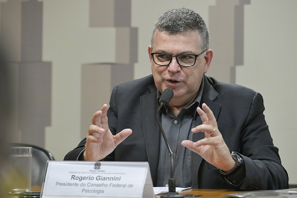 'Manicômio dá muito lucro', denuncia presidente do Conselho Federal de Psicologia 'Manicômio dá muito lucro', denuncia presidente do Conselho Federal de Psicologia