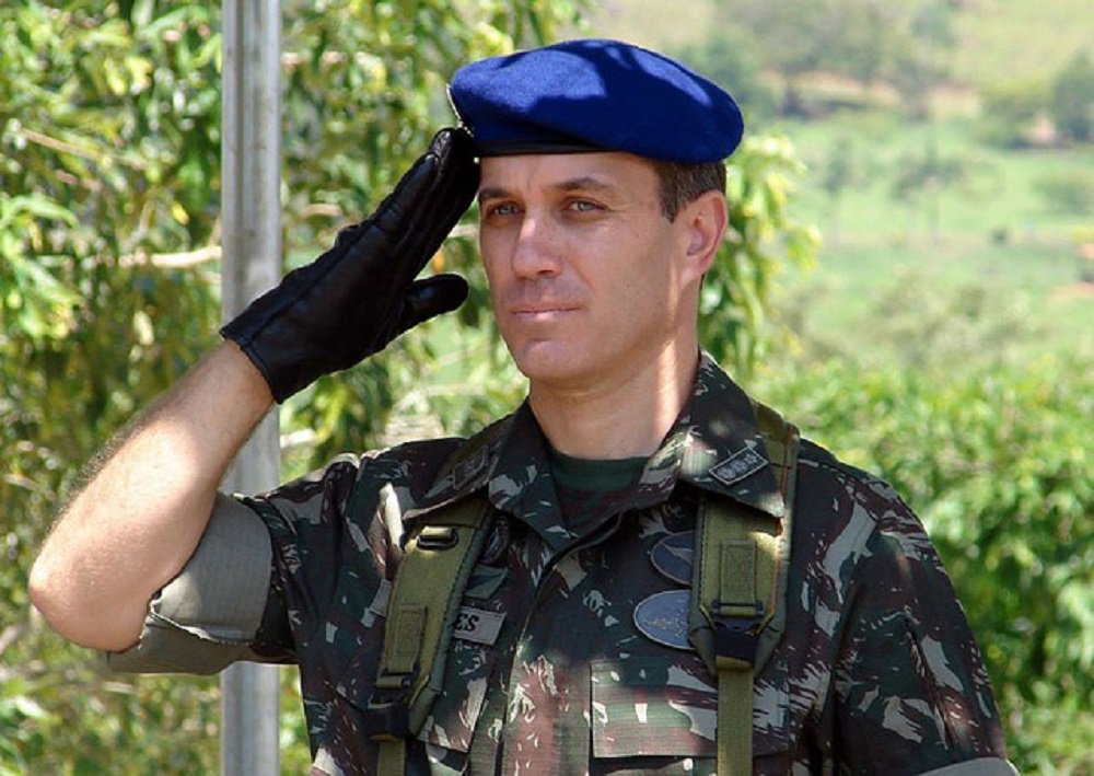 General brasileiro será subordinado ao Exército americano General brasileiro será subordinado ao Exército americano