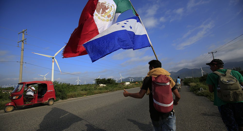 Mais de mil centro-americanos aguardam definição de status migratório no México Mais de mil centro-americanos aguardam definição de status migratório no México