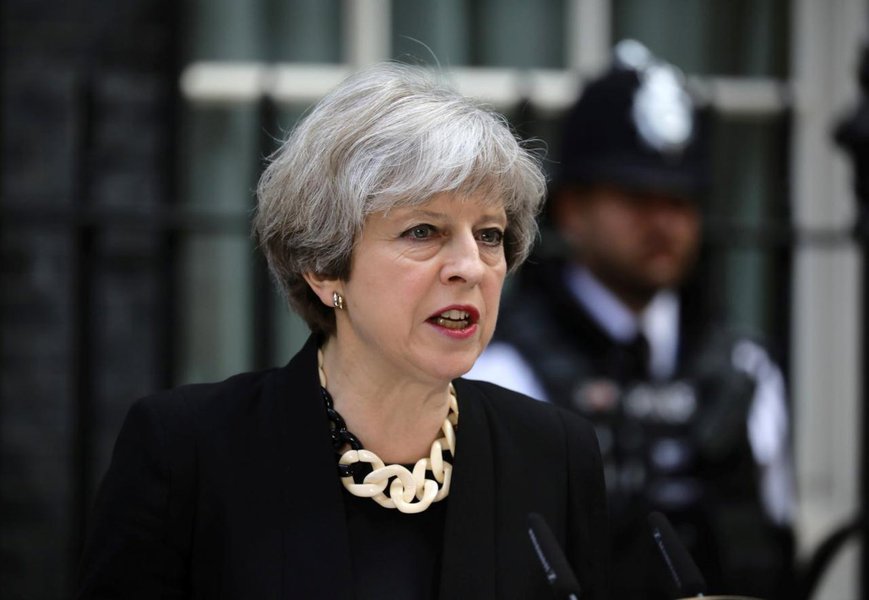 May pede a líder trabalhista acordo sobre o Brexit (Foto: KEVIN COOMBS) May pede a líder trabalhista acordo sobre o Brexit