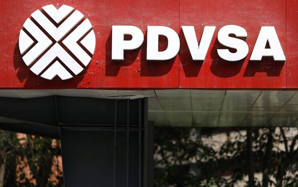 Banco russo Gazprombank congela contas da petroleira venezuelana PDVSA (Foto: Reuters/Marco Bello) Banco russo Gazprombank congela contas da petroleira venezuelana PDVSA
