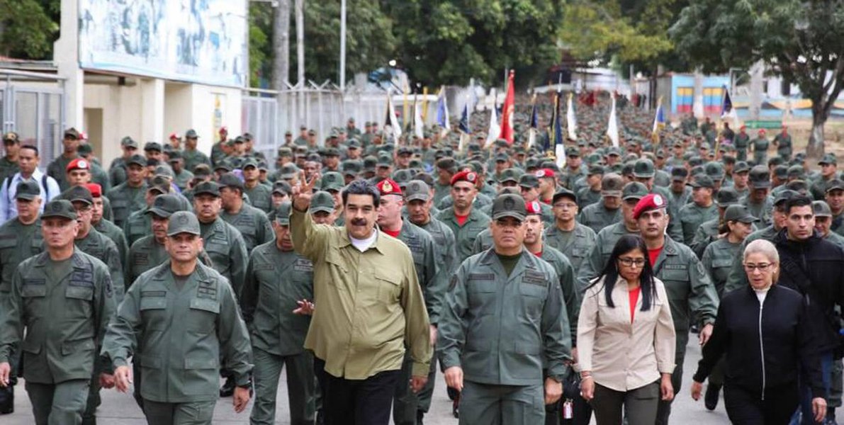 Forças Armadas dizem que só reconhecem Maduro como presidente Forças Armadas dizem que só reconhecem Maduro como presidente