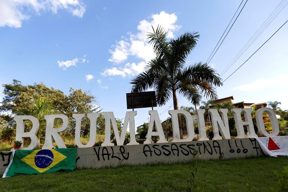 Para polícia, não há negociação, o trem vai passar, mesmo que custe vidas (Foto: Reuters/Adriano Machado) Para polícia, não há negociação, o trem vai passar, mesmo que custe vidas