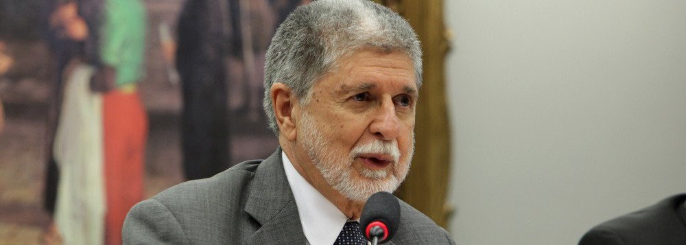 Amorim: brasileiro no Comando Sul dos EUA é incompatível com política nacional de defesa Amorim: brasileiro no Comando Sul dos EUA é incompatível com política nacional de defesa