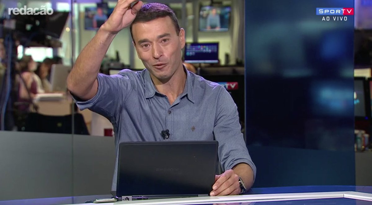 Rizek, da Globo, critica os bobos da corte que aplaudem Bolsonaro Rizek, da Globo, critica os bobos da corte que aplaudem Bolsonaro