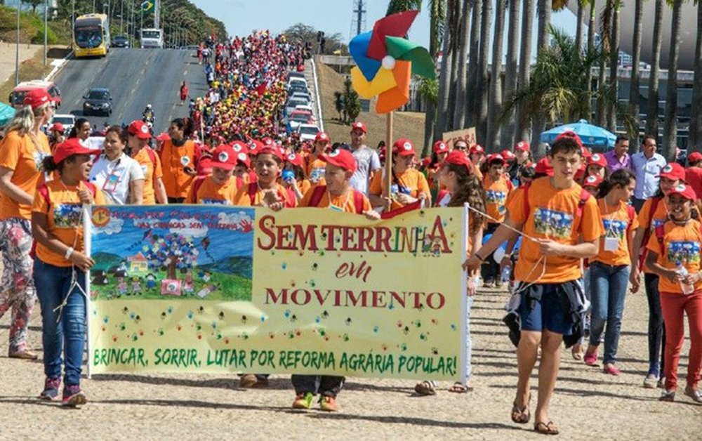 Filme mostra realidade do encontro histórico dos sem-terrinha em Brasília Filme mostra realidade do encontro histórico dos sem-terrinha em Brasília
