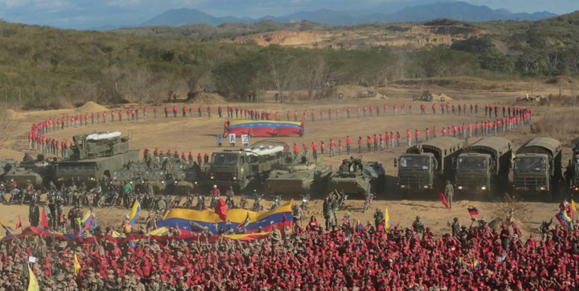 Maduro se defende no Vietnã latino-americano Maduro se defende no Vietnã latino-americano