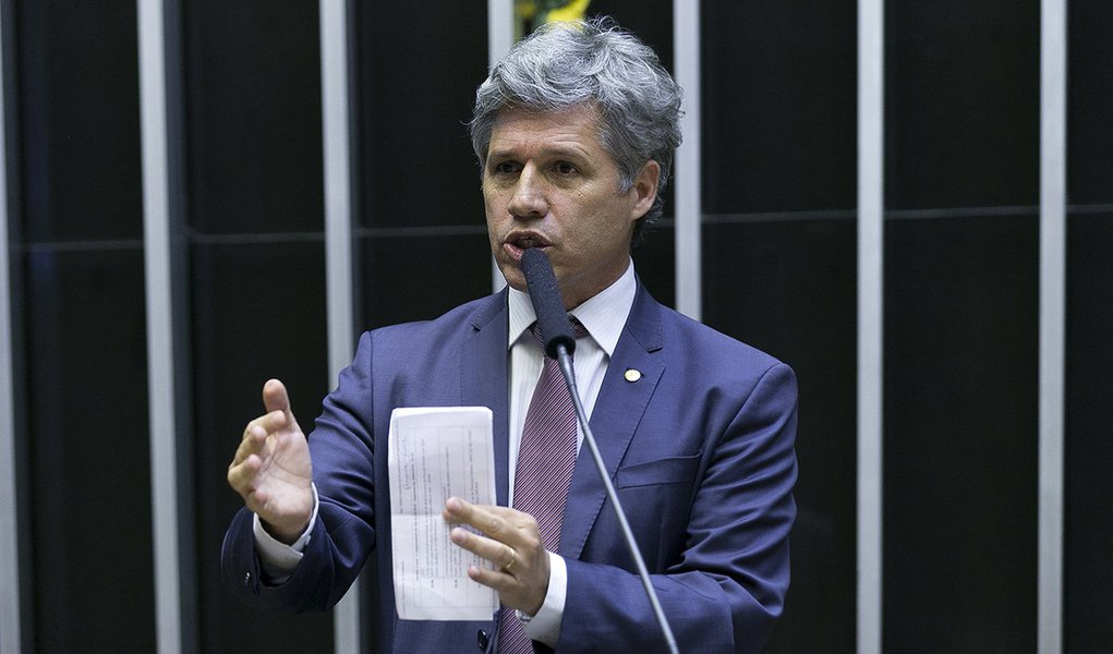 Teixeira: PSL usou as mulheres para fazer as campanhas dos homens Teixeira: PSL usou as mulheres para fazer as campanhas dos homens