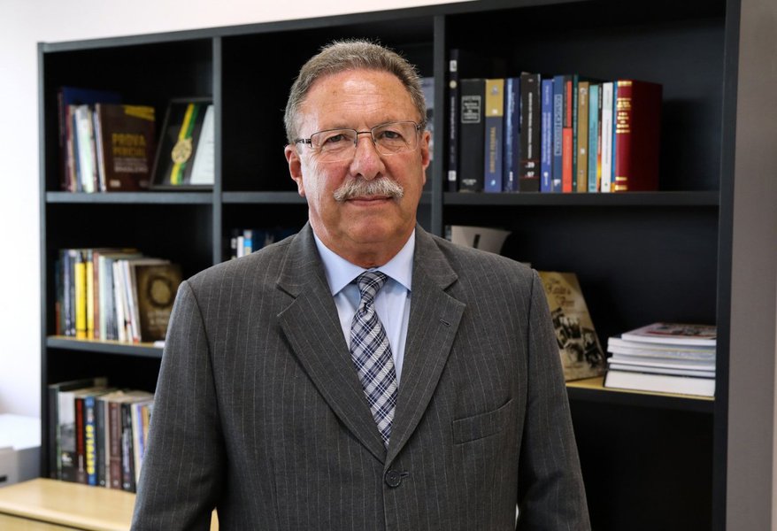 TRF-4 nomeia novo juiz da Lava Jato: Luiz Bonat TRF-4 nomeia novo juiz da Lava Jato: Luiz Bonat
