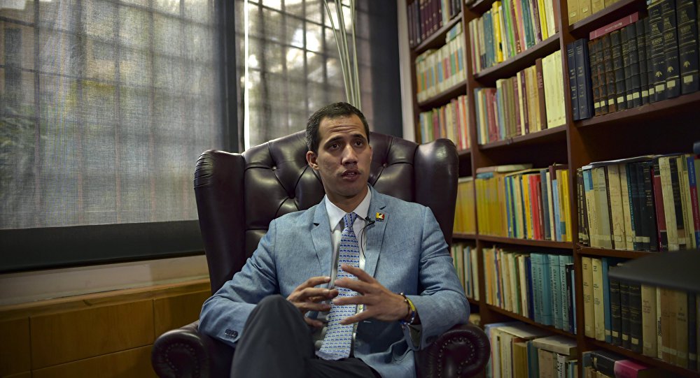 Guaidó cogita autorizar ataque militar dos EUA à Venezuela (Foto: AFP) Guaidó cogita autorizar ataque militar dos EUA à Venezuela