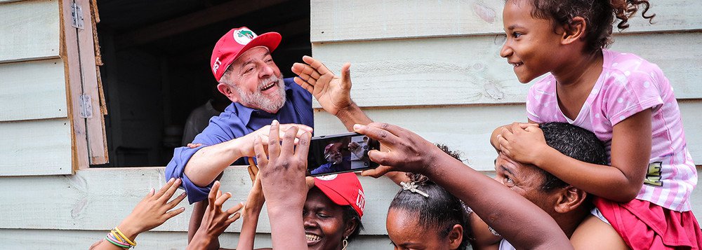 ‘Lutar pela liberdade de Lula é lutar pelo direito dos que mais precisam’ (Foto: RICARDO STUCKERT) ‘Lutar pela liberdade de Lula é lutar pelo direito dos que mais precisam’