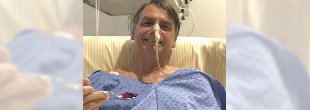Com pneumonia, Bolsonaro se diz alegre por voltar a comer Com pneumonia, Bolsonaro se diz alegre por voltar a comer