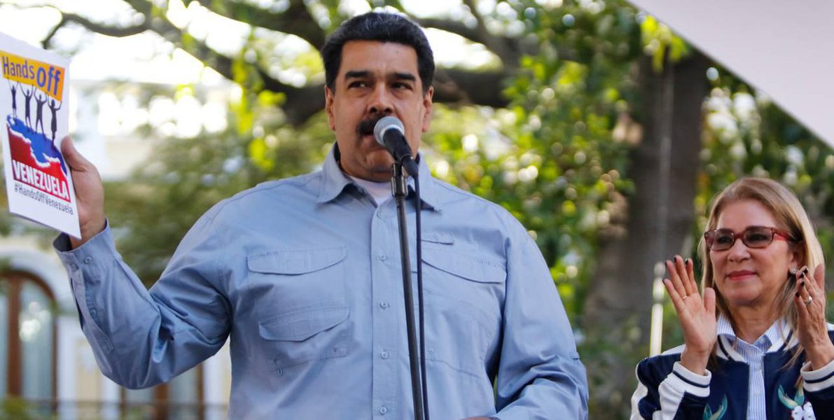 Venezuelanos assinam carta aberta ao povo dos Estados Unidos contra ingerência Venezuelanos assinam carta aberta ao povo dos Estados Unidos contra ingerência