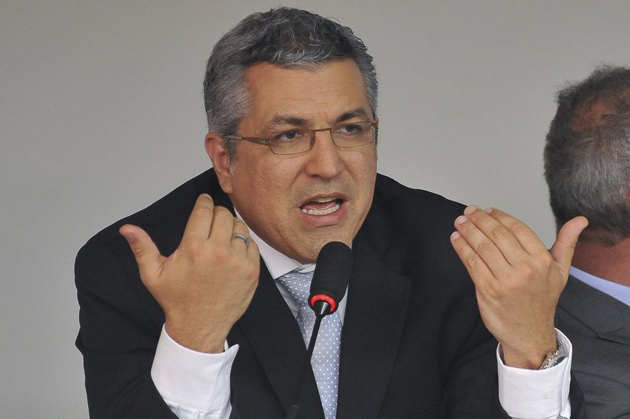 Fim do Mais Médicos pode ser novo balão de ensaio, diz ex-ministro (Foto: FABIO RODRIGUES-POZZEBOM/ABR) Fim do Mais Médicos pode ser novo balão de ensaio, diz ex-ministro