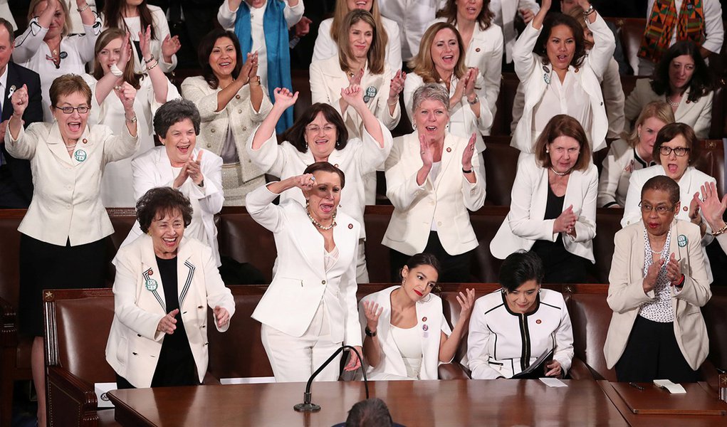 Discurso de Trump ao Congresso teve protesto de deputadas democratas (Foto: REUTERS/Jonathan Ernst) Discurso de Trump ao Congresso teve protesto de deputadas democratas