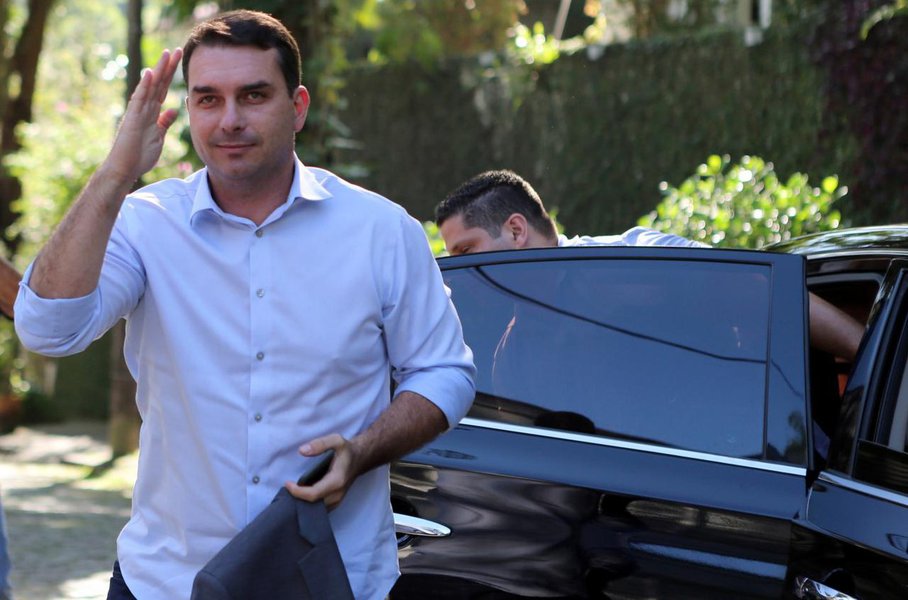 MP do Rio nega perseguir Flávio Bolsonaro (Foto: REUTERS/Sergio Moraes) MP do Rio nega perseguir Flávio Bolsonaro