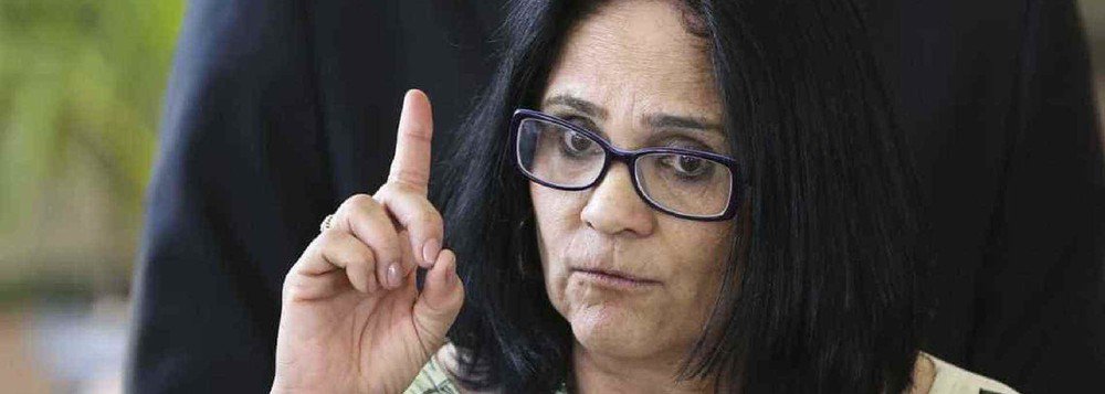 Damares: “homens estão casando com 4,5 homens ao mesmo tempo” (Foto: Valter Campanato - ABR) Damares: “homens estão casando com 4,5 homens ao mesmo tempo”