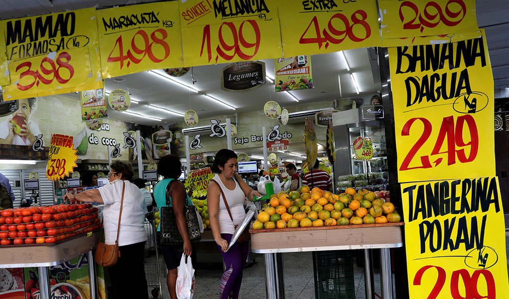 Inflação para famílias mais pobres sobe no 1º mês de governo Bolsonaro (Foto: REUTERS/Ricardo Moraes) Inflação para famílias mais pobres sobe no 1º mês de governo Bolsonaro