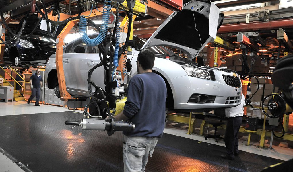 GM anuncia demissão de 4 mil trabalhadores nas próximas duas semanas GM anuncia demissão de 4 mil trabalhadores nas próximas duas semanas