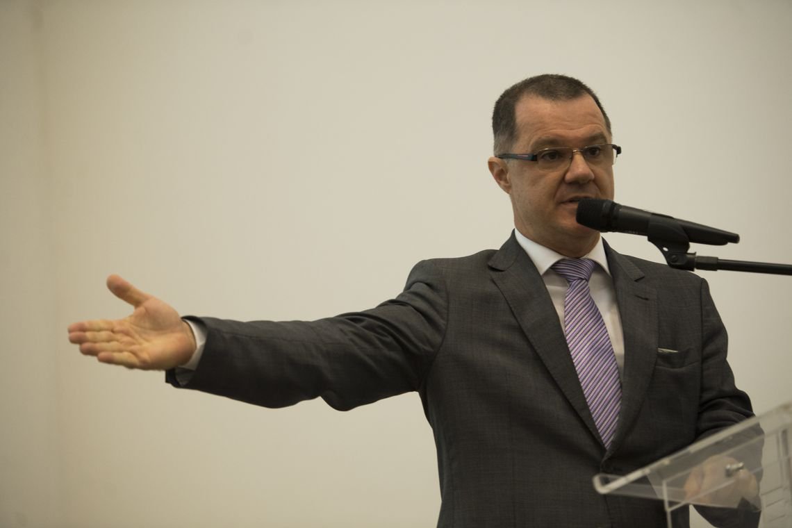 “Proposta de Bolsonaro é que brasileiro morra sem se aposentar” “Proposta de Bolsonaro é que brasileiro morra sem se aposentar”