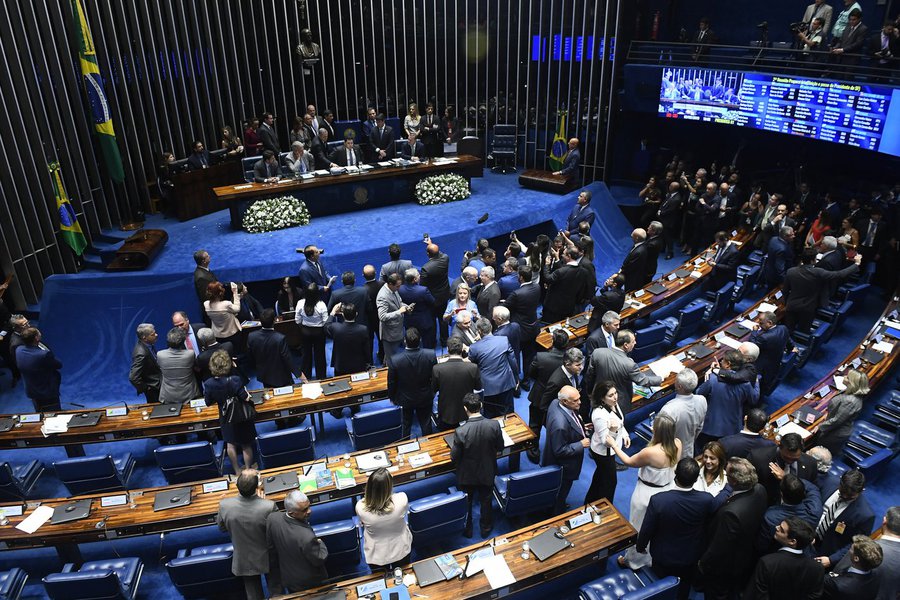 Deu a louca no Senado Deu a louca no Senado