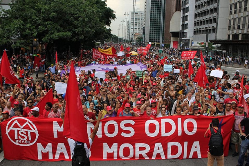 MTST volta às ruas para pedir menos ódio e mais moradia MTST volta às ruas para pedir menos ódio e mais moradia