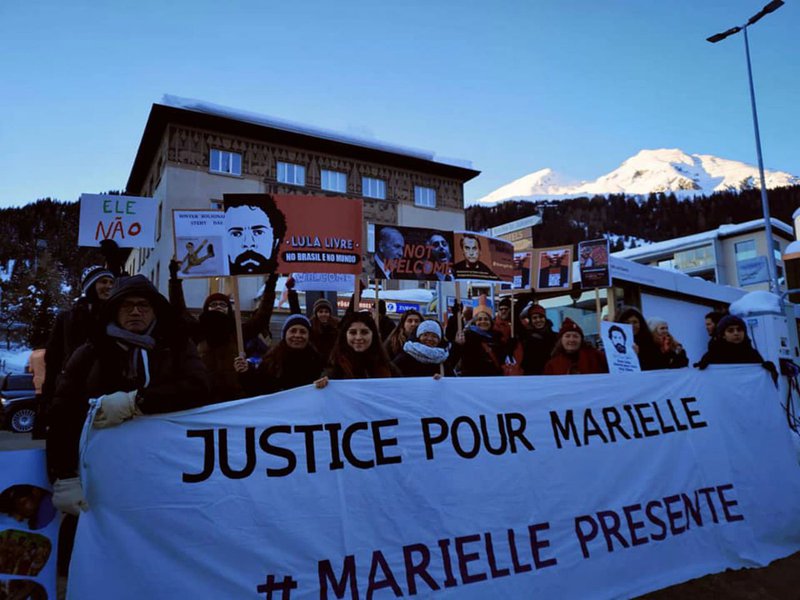 Brasileiros protestam na Suíça contra Bolsonaro e pedem justiça para Marielle Brasileiros protestam na Suíça contra Bolsonaro e pedem justiça para Marielle