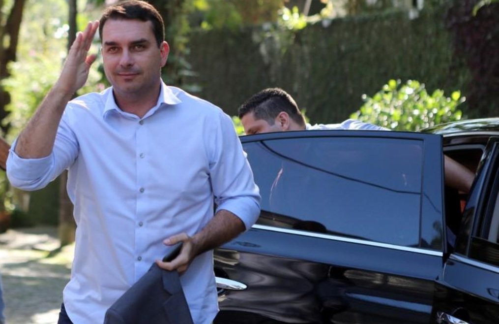 Flávio não declara ao TSE sociedade que tem com Jair Bolsonaro (Foto: Wilson Dias - ABR) Flávio não declara ao TSE sociedade que tem com Jair Bolsonaro