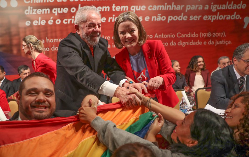 Gleisi: decisão de juíza contra Lula é atentado contra Constituição (Foto: Ricardo Stuckert) Gleisi: decisão de juíza contra Lula é atentado contra Constituição