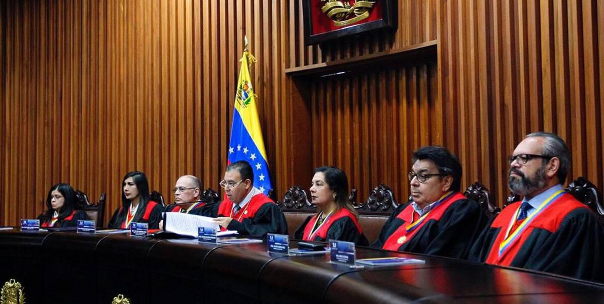 Tribunal Supremo da Venezuela anula decisões do Parlamento Tribunal Supremo da Venezuela anula decisões do Parlamento