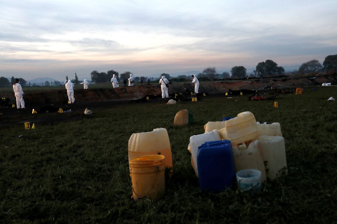 Sobe para 89 mortos e 51 feridos em explosão em gasoduto no México (Foto: Henry Romero - Reuters) Sobe para 89 mortos e 51 feridos em explosão em gasoduto no México