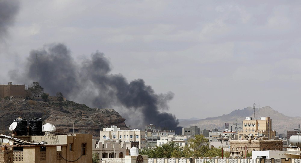 Arábia Saudita bombardeia capital do Iêmen Arábia Saudita bombardeia capital do Iêmen