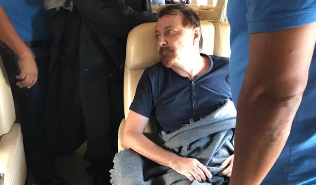 O sequestro e o banimento de Cesare Battisti (Foto: Reprodução/Twitter) O sequestro e o banimento de Cesare Battisti
