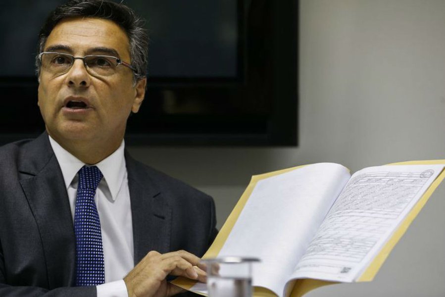 Decisões de tribunais desmontam tese de violação quebra de sigilo de Flávio Decisões de tribunais desmontam tese de violação quebra de sigilo de Flávio