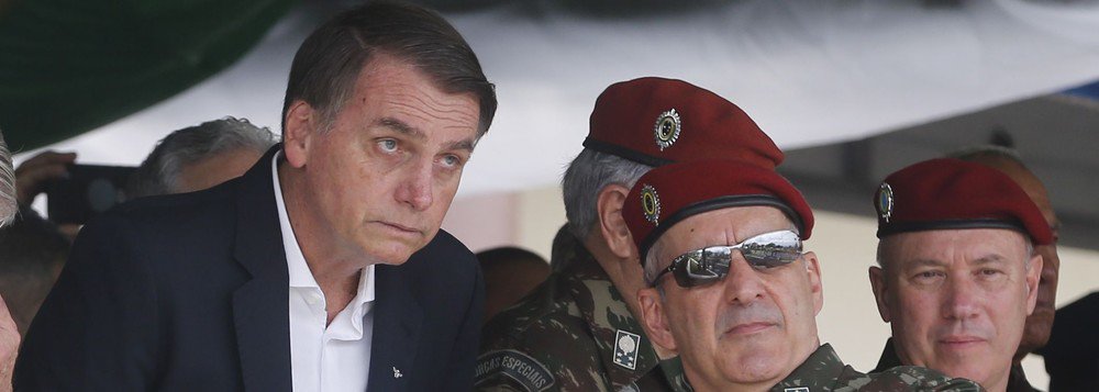 Com décadas de atraso os militares vão descobrir que o mundo mudou Com décadas de atraso os militares vão descobrir que o mundo mudou