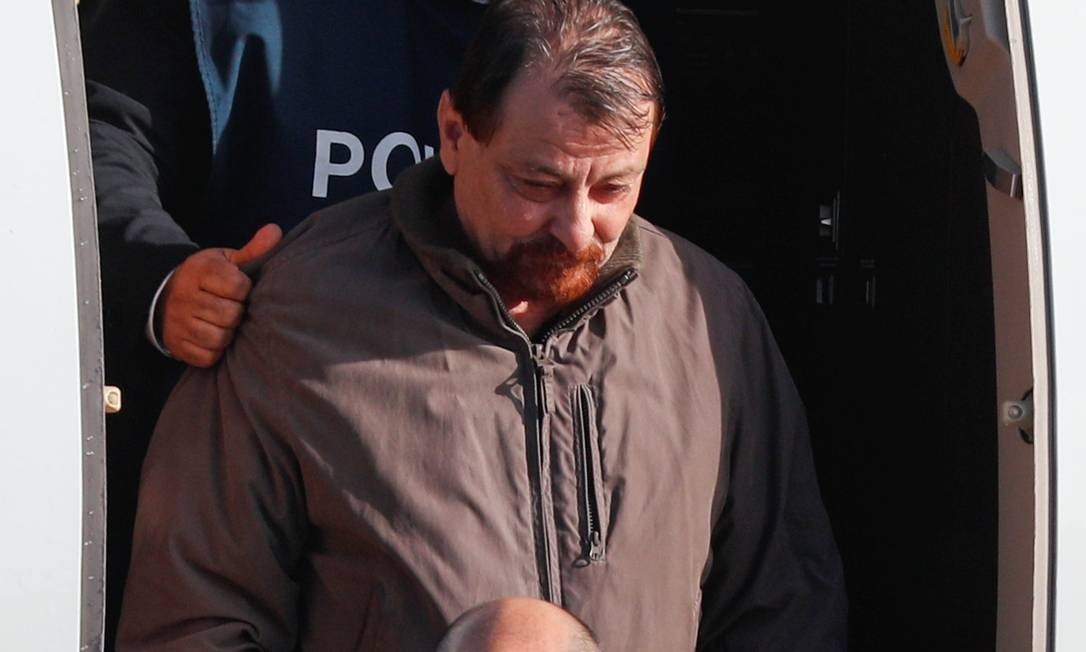Battisti ficará em isolamento por um ano em prisão na Sardenha (Foto: Max Rossi/Reuters) Battisti ficará em isolamento por um ano em prisão na Sardenha