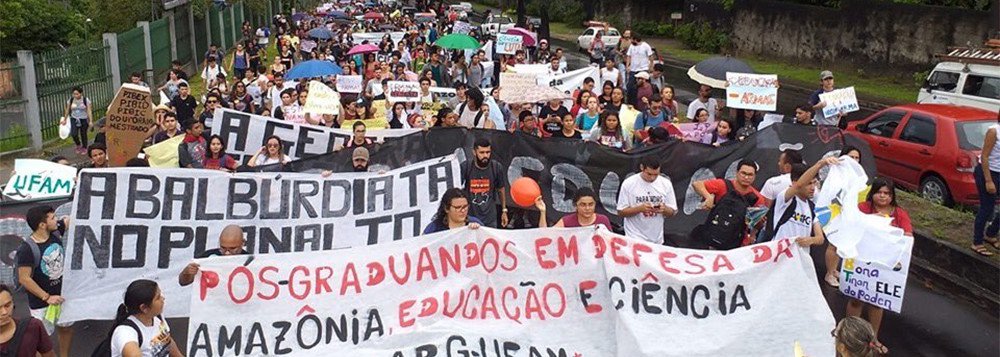 Mobilizações populares devem marcar o início da resistência ao governo Bolsonaro nas ruas Mobilizações populares devem marcar o início da resistência ao governo Bolsonaro nas ruas