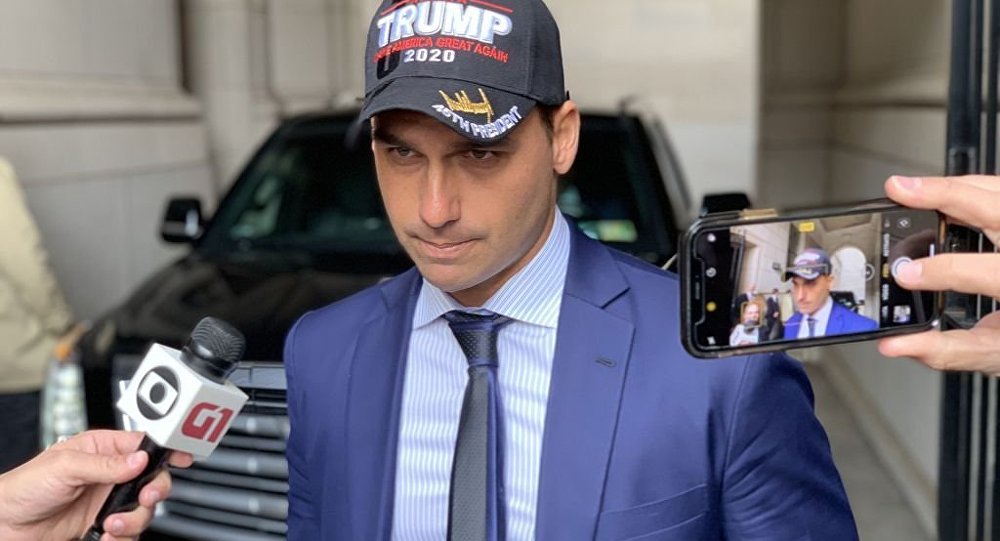 Eduardo Bolsonaro propõe bomba para o Brasil ser temido pela China, nosso maior parceiro econômico Eduardo Bolsonaro propõe bomba para o Brasil ser temido pela China, nosso maior parceiro econômico