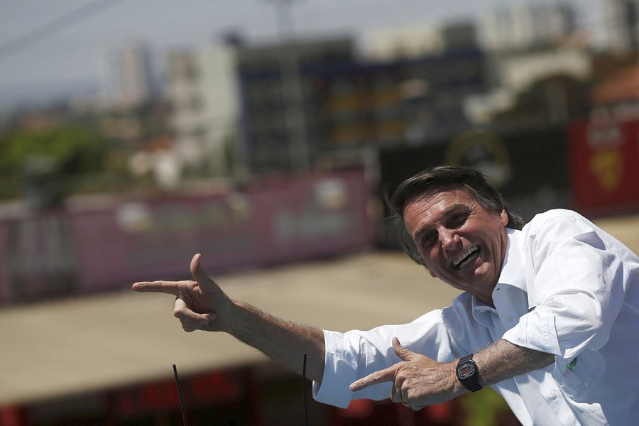 Bolsonaro: se entrar na minha casa, é para meter chumbo mesmo (Foto: REUTERS/Adriano Machado) Bolsonaro: se entrar na minha casa, é para meter chumbo mesmo