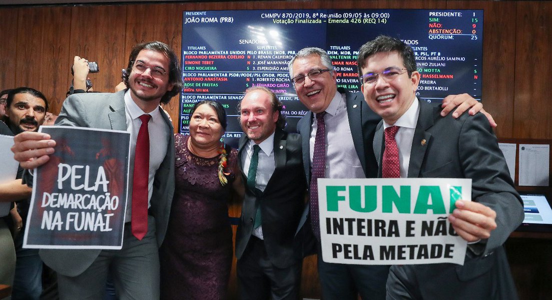 Congresso e sociedade derrotam Bolsonaro www.brasil247.com - Congresso e sociedade derrotam Bolsonaro