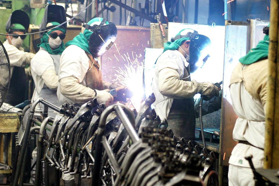 Prévia da confiança da indústria vai ao menor nível desde final de 2017 Prévia da confiança da indústria vai ao menor nível desde final de 2017