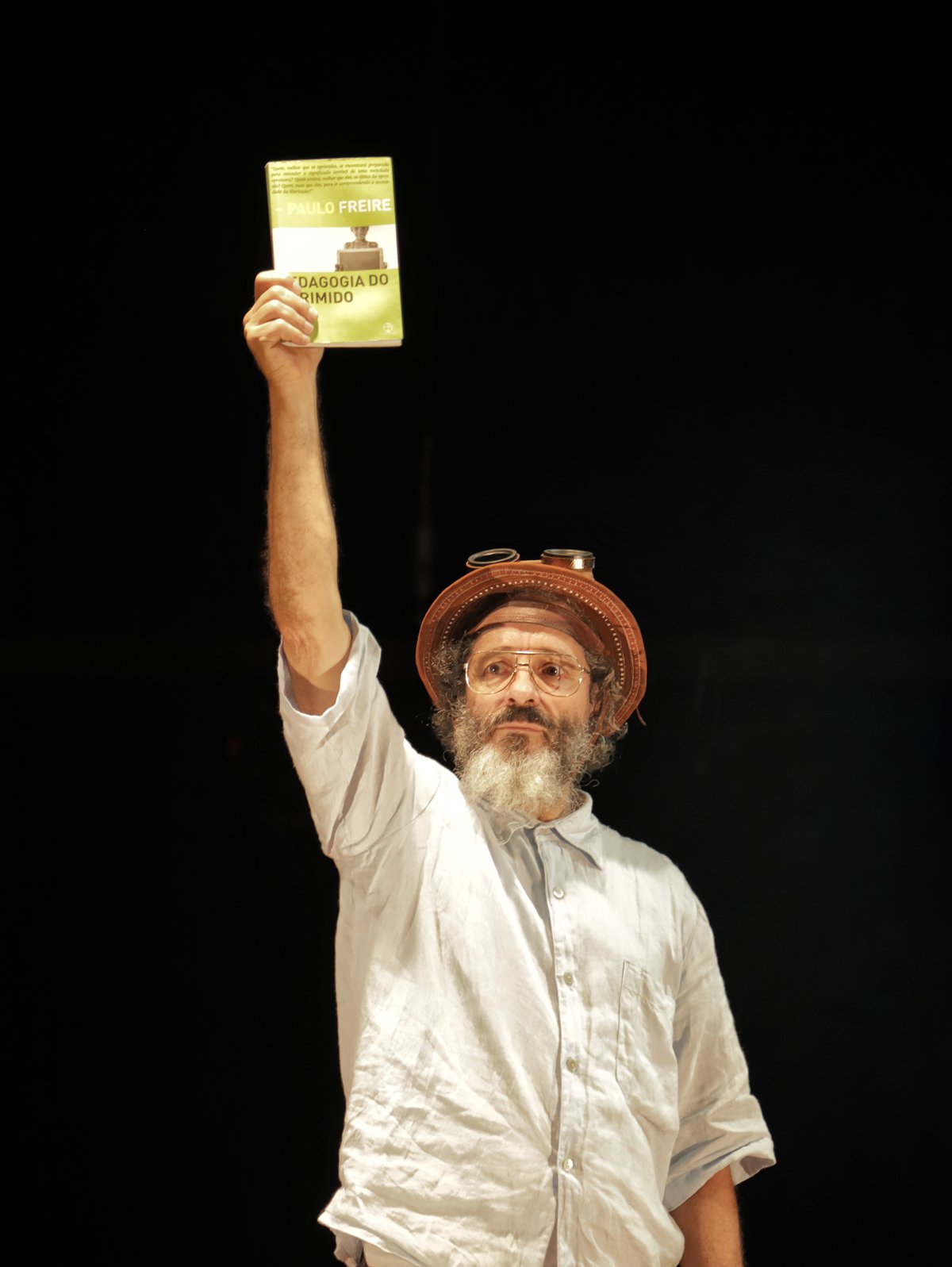 Peça de teatro celebra obra de Paulo Freire (Foto: Fabio Martins) Peça de teatro celebra obra de Paulo Freire