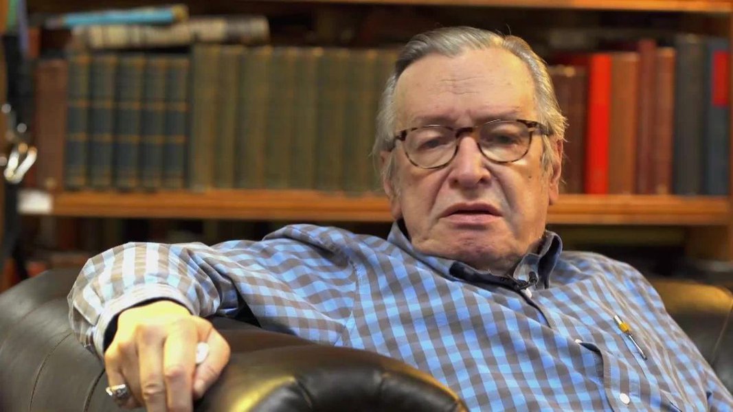 Olavo de Carvalho: quem destruiu o Brasil foram os professores de filosofia, direito e ciências sociais (Foto: Reprodução/Globo) Olavo de Carvalho: quem destruiu o Brasil foram os professores de filosofia, direito e ciências sociais