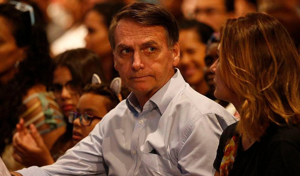 Quatro primeiros meses de governo Bolsonaro põem em xeque bandeira do 'fim da mamata' Quatro primeiros meses de governo Bolsonaro põem em xeque bandeira do 'fim da mamata'