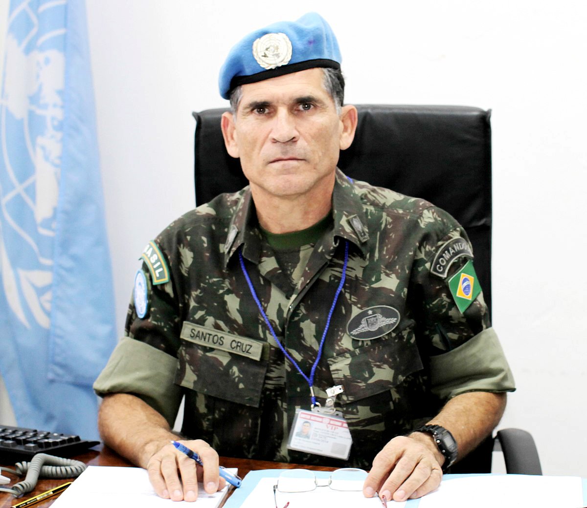 Bolsonaro frita general Santos Cruz e abre crise militar no governo (Foto: Myriam Asmani) Bolsonaro frita general Santos Cruz e abre crise militar no governo