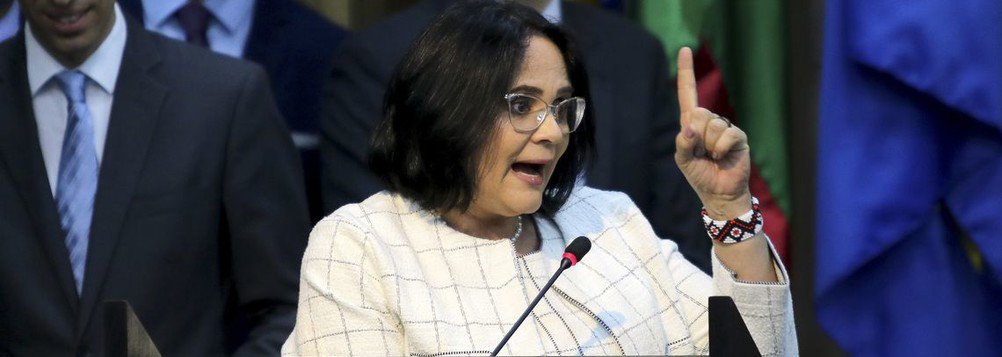 Damares pede demissão, Bolsonaro nega, mas ela diz que fica só até quando saúde aguentar (Foto: Wilson Dias - ABR) Damares pede demissão, Bolsonaro nega, mas ela diz que fica só até quando saúde aguentar