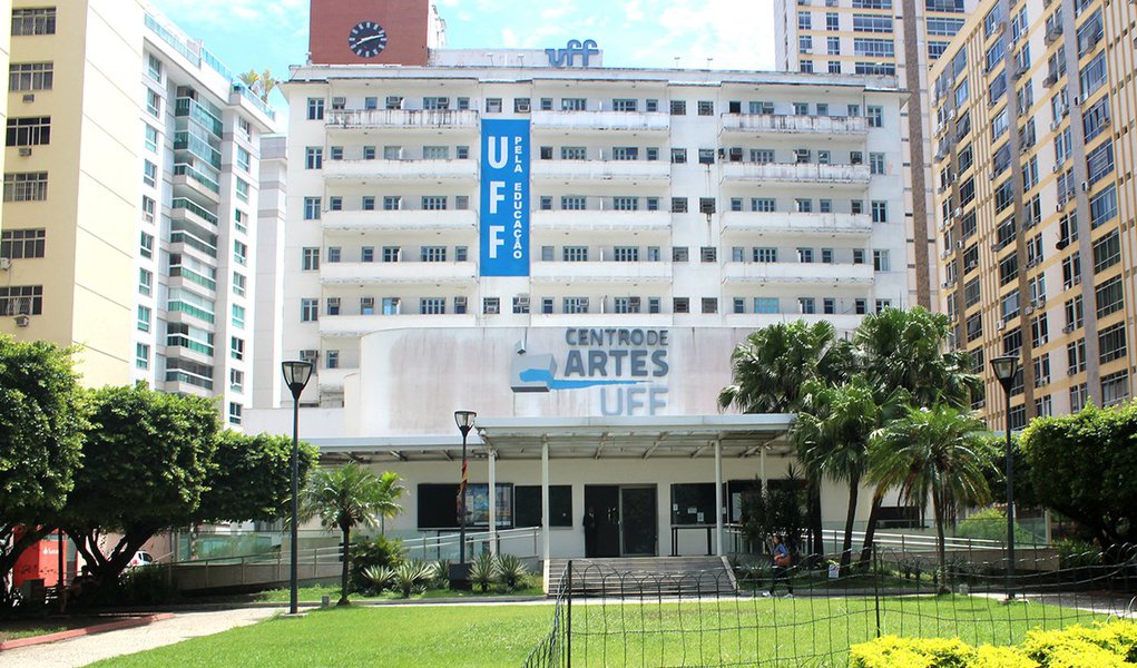 Contra a perseguição ideológica nas universidades (Foto: UFF) Contra a perseguição ideológica nas universidades