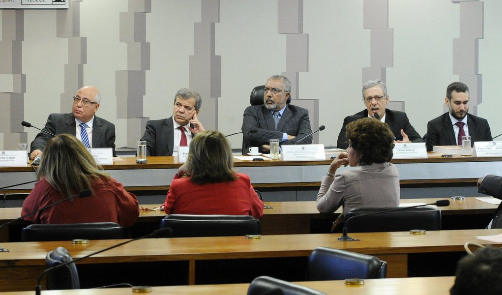 Reforma tributária impediria retrocessos da Previdência (Foto: Foto: Geraldo Magela/Agência Senado) Reforma tributária impediria retrocessos da Previdência
